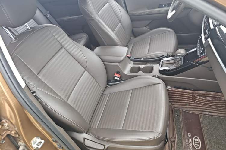 Used Kia Sportage R 2018 2.0L Automatic Smart Luxury Version China V Standard Right Front Seat