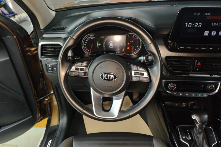 Used Kia Sportage R 2018 2.0L Automatic Smart Luxury Version China V Standard Steering Wheel