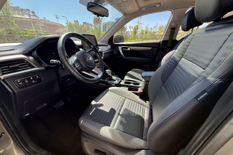 Used Kia Sportage R 2018 2.0L Automatic Smart Luxury Version China V Standard Interior 2