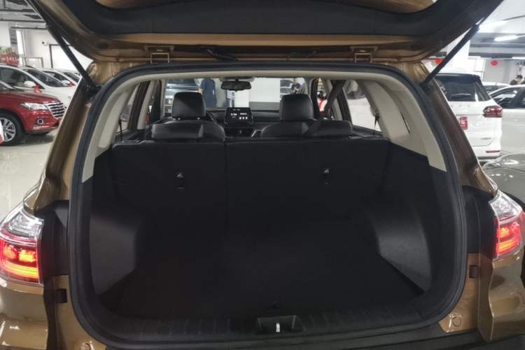 Used Kia Sportage R 2018 2.0L Automatic Smart Luxury Version China V Standard Trunk