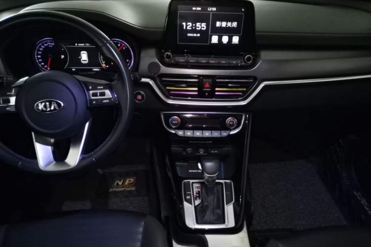 Used Kia Sportage R 2018 2.0L Automatic Smart Luxury Version China V Standard Audio And AC Panel