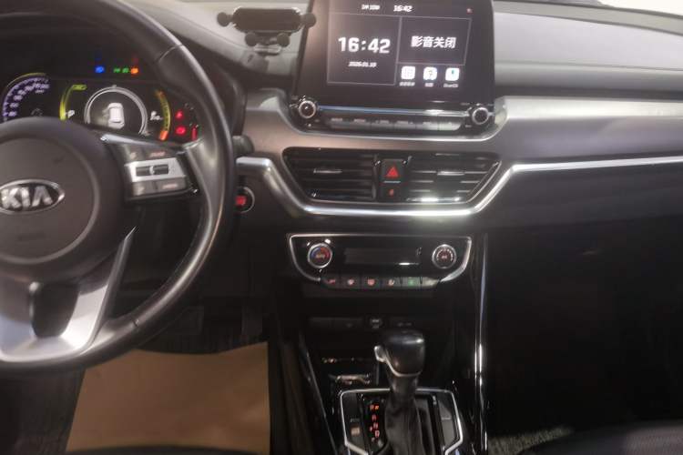Used Kia Sportage R 2018 2.0L Automatic Smart Luxury Version China V Standard Audio And AC Panel