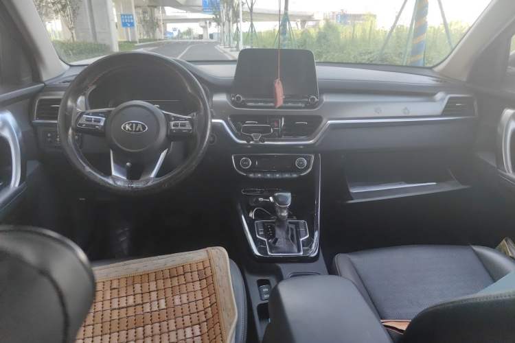 Used Kia Sportage R 2018 2.0L Automatic Smart Luxury Version China V Standard Center Console