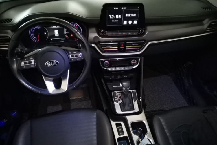 Used Kia Sportage R 2018 2.0L Automatic Smart Luxury Version China V Standard Center Console