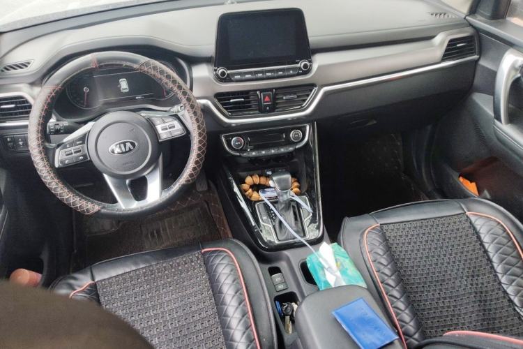 Used Kia Sportage R 2018 2.0L Automatic Smart Luxury Version China V Standard Center Console