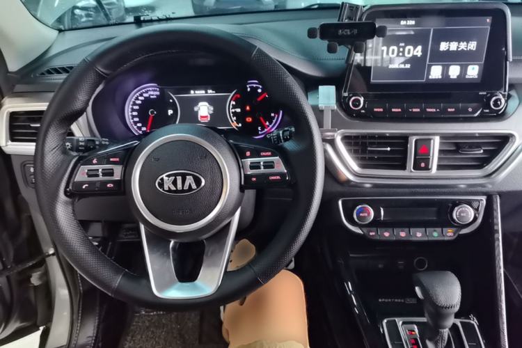 Used Kia Sportage R 2018 2.0L Automatic Smart Luxury Version China V Standard Center Console
