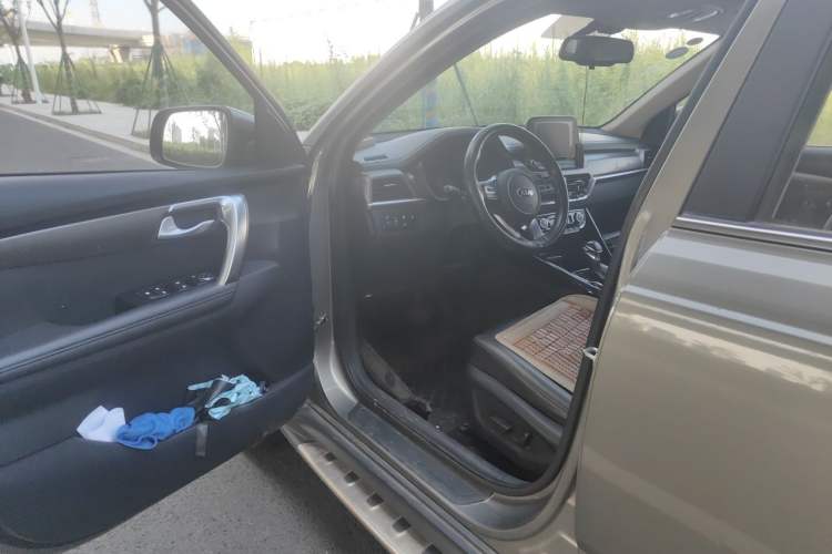Used Kia Sportage R 2018 2.0L Automatic Smart Luxury Version China V Standard Driver Seat