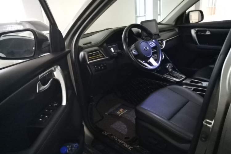 Used Kia Sportage R 2018 2.0L Automatic Smart Luxury Version China V Standard Driver Seat
