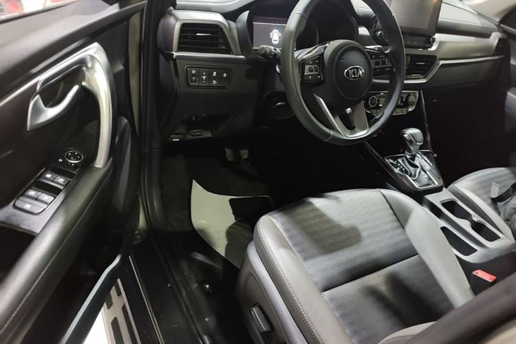 Used Kia Sportage R 2018 2.0L Automatic Smart Luxury Version China V Standard Driver Seat