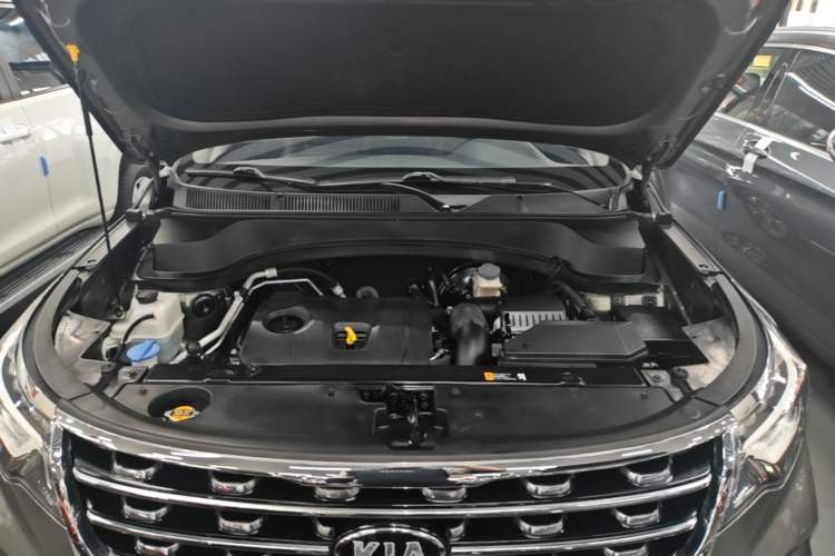 Used Kia Sportage R 2018 2.0L Automatic Smart Luxury Version China V Standard Engine Bay