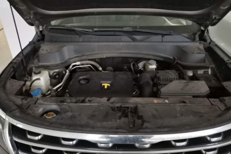 Used Kia Sportage R 2018 2.0L Automatic Smart Luxury Version China V Standard Engine Bay