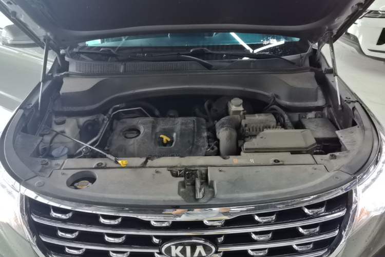 Used Kia Sportage R 2018 2.0L Automatic Smart Luxury Version China V Standard Engine Bay