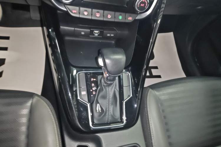 Used Kia Sportage R 2018 2.0L Automatic Smart Luxury Version China V Standard Gear Lever