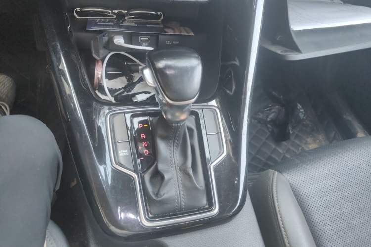 Used Kia Sportage R 2018 2.0L Automatic Smart Luxury Version China V Standard Gear Lever
