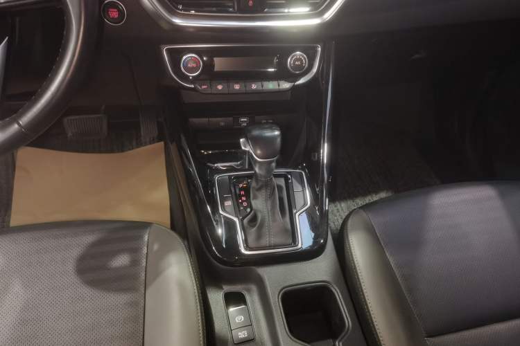 Used Kia Sportage R 2018 2.0L Automatic Smart Luxury Version China V Standard Gear Lever