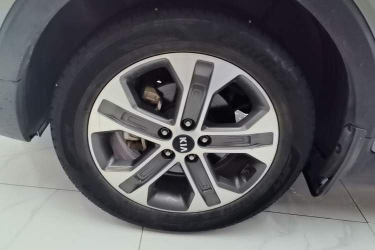 Used Kia Sportage R 2018 2.0L Automatic Smart Luxury Version China V Standard Left Front Wheel Hub