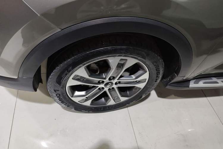 Used Kia Sportage R 2018 2.0L Automatic Smart Luxury Version China V Standard Left Front Wheel Hub