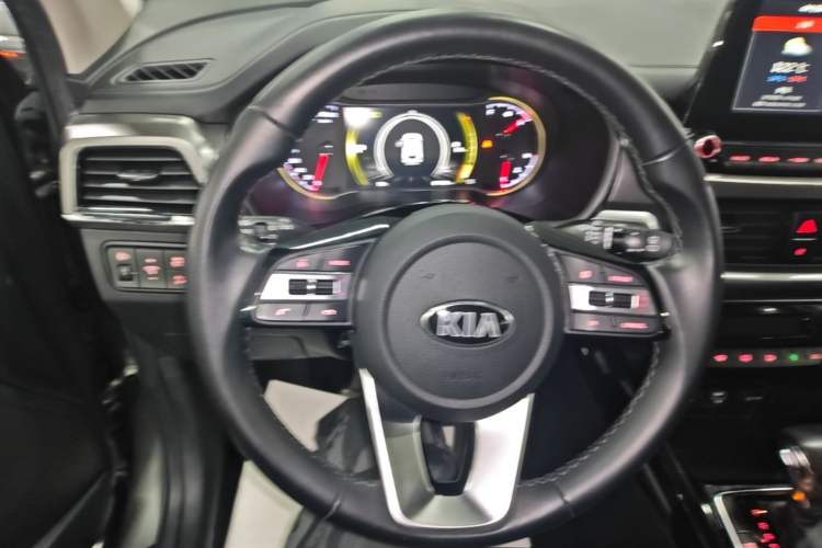 Used Kia Sportage R 2018 2.0L Automatic Smart Luxury Version China V Standard Steering Wheel