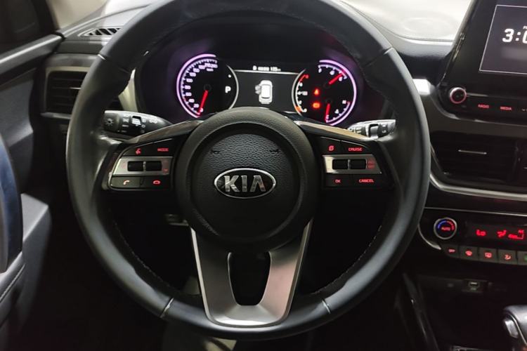 Used Kia Sportage R 2018 2.0L Automatic Smart Luxury Version China V Standard Steering Wheel