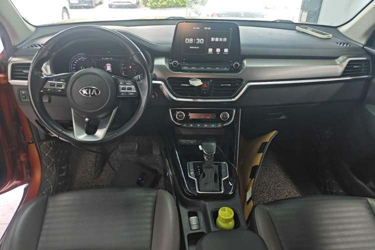 Used Kia Sportage R 2018 2.0L Automatic Smart Luxury Version China V Standard Center Console