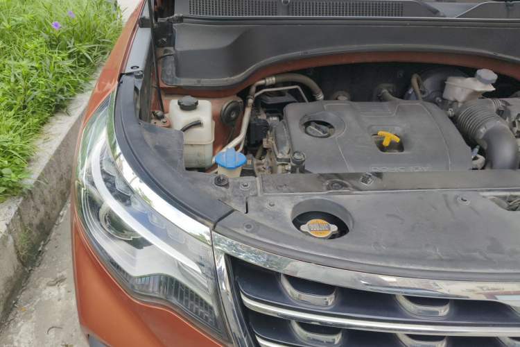 Used Kia Sportage R 2018 2.0L Automatic Smart Luxury Version China V Standard Engine Bay Right