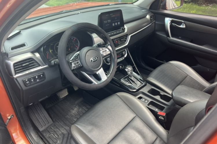 Used Kia Sportage R 2018 2.0L Automatic Smart Luxury Version China V Standard Interior 3