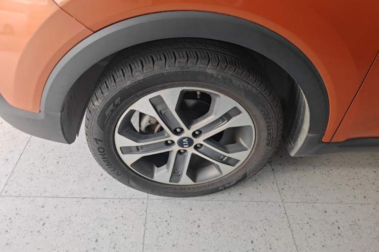 Used Kia Sportage R 2018 2.0L Automatic Smart Luxury Version China V Standard Left Front Wheel Hub