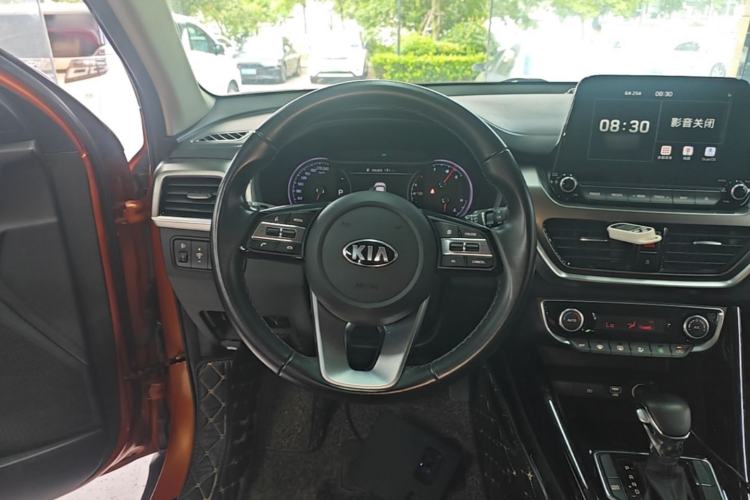 Used Kia Sportage R 2018 2.0L Automatic Smart Luxury Version China V Standard Steering Wheel