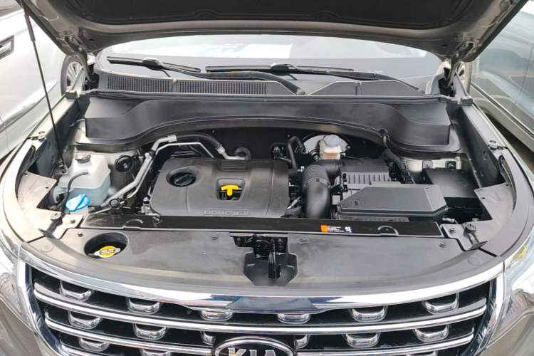 Used Kia Sportage R 2018 2.0L Automatic Smart Luxury Version China V Standard Engine Bay