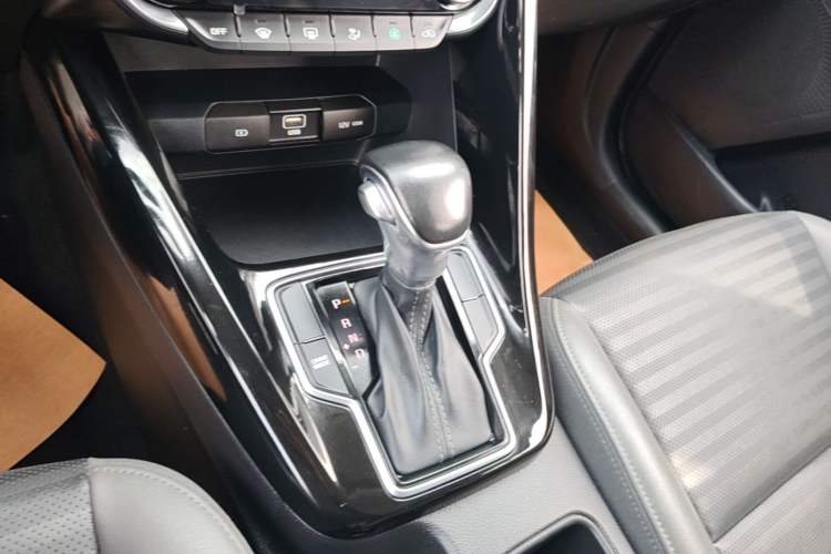 Used Kia Sportage R 2018 2.0L Automatic Smart Luxury Version China V Standard Gear Lever