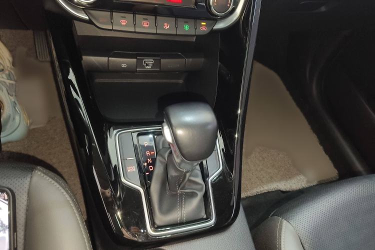 Used Kia Sportage R 2018 2.0L Automatic Smart Luxury Version China V Standard Gear Lever