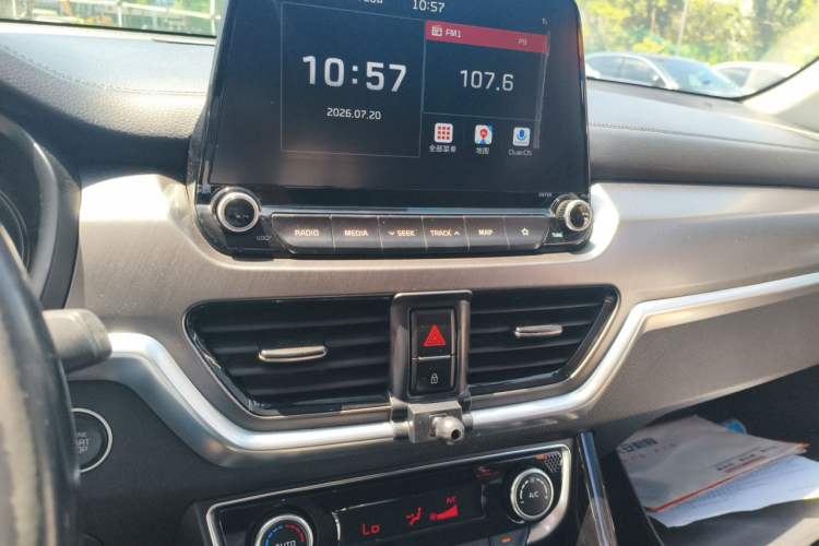 Used Kia Sportage R 2018 2.0L Automatic Smart Luxury Version China V Standard Audio And AC Panel