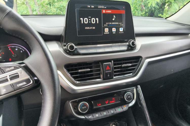 Used Kia Sportage R 2018 2.0L Automatic Smart Luxury Version China V Standard Audio And AC Panel