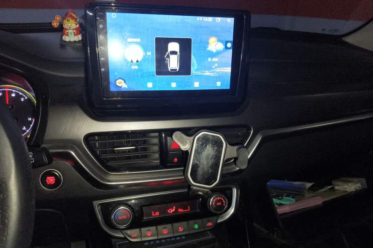 Used Kia Sportage R 2018 2.0L Automatic Smart Luxury Version China V Standard Audio And AC Panel