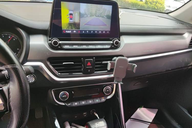 Used Kia Sportage R 2018 2.0L Automatic Smart Luxury Version China V Standard Audio And AC Panel