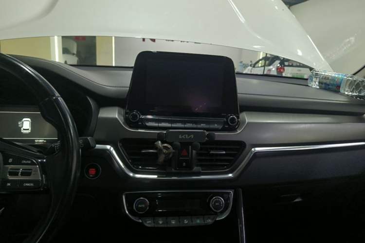 Used Kia Sportage R 2018 2.0L Automatic Smart Luxury Version China V Standard Audio And AC Panel