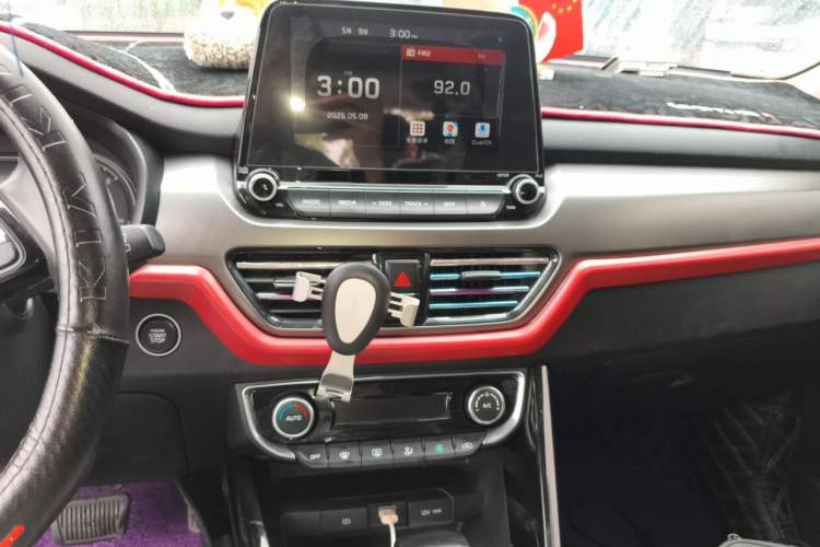 Used Kia Sportage R 2018 2.0L Automatic Smart Luxury Version China V Standard Audio And AC Panel