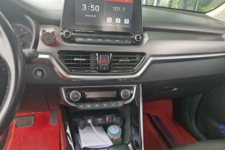 Used Kia Sportage R 2018 2.0L Automatic Smart Luxury Version China V Standard Audio And AC Panel
