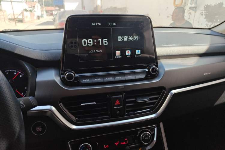 Used Kia Sportage R 2018 2.0L Automatic Smart Luxury Version China V Standard Audio And AC Panel