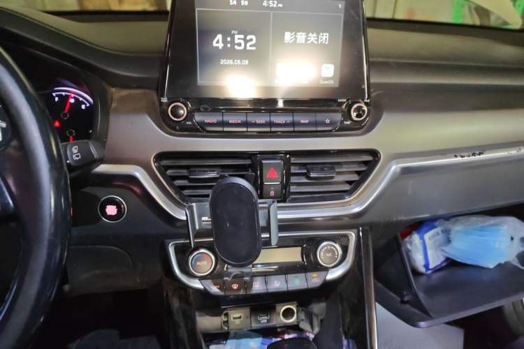 Used Kia Sportage R 2018 2.0L Automatic Smart Luxury Version China V Standard Audio And AC Panel