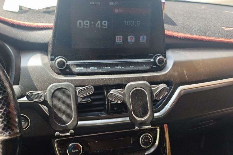 Used Kia Sportage R 2018 2.0L Automatic Smart Luxury Version China V Standard Audio And AC Panel