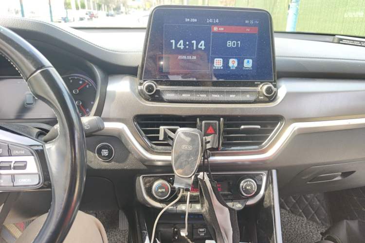 Used Kia Sportage R 2018 2.0L Automatic Smart Luxury Version China V Standard Audio And AC Panel