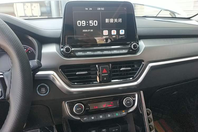 Used Kia Sportage R 2018 2.0L Automatic Smart Luxury Version China V Standard Audio And AC Panel