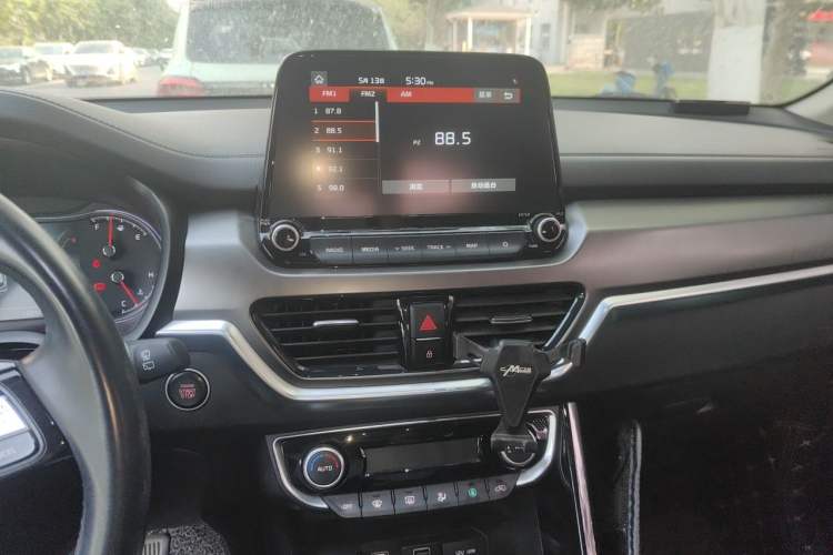 Used Kia Sportage R 2018 2.0L Automatic Smart Luxury Version China V Standard Audio And AC Panel