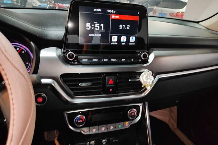 Used Kia Sportage R 2018 2.0L Automatic Smart Luxury Version China V Standard Audio And AC Panel