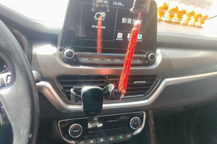 Used Kia Sportage R 2018 2.0L Automatic Smart Luxury Version China V Standard Audio And AC Panel