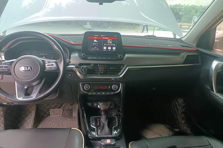 Used Kia Sportage R 2018 2.0L Automatic Smart Luxury Version China V Standard Audio And AC Panel