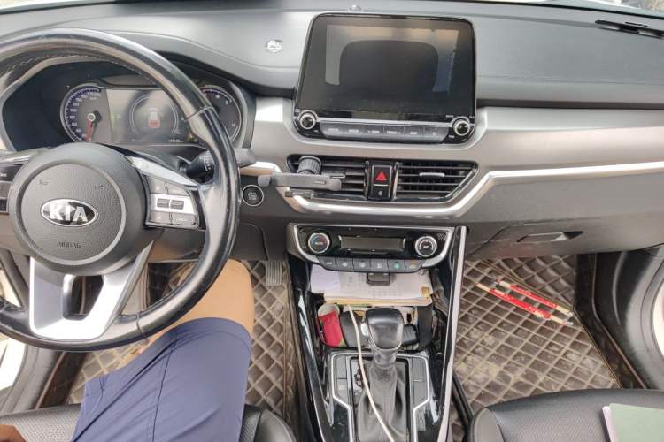 Used Kia Sportage R 2018 2.0L Automatic Smart Luxury Version China V Standard Audio And AC Panel