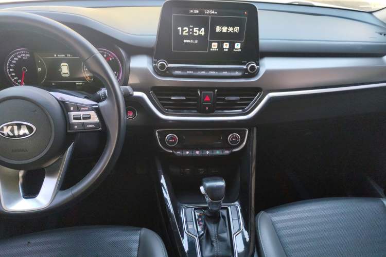 Used Kia Sportage R 2018 2.0L Automatic Smart Luxury Version China V Standard Audio And AC Panel