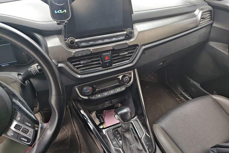 Used Kia Sportage R 2018 2.0L Automatic Smart Luxury Version China V Standard Audio And AC Panel